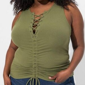 Supersoft cinch front top